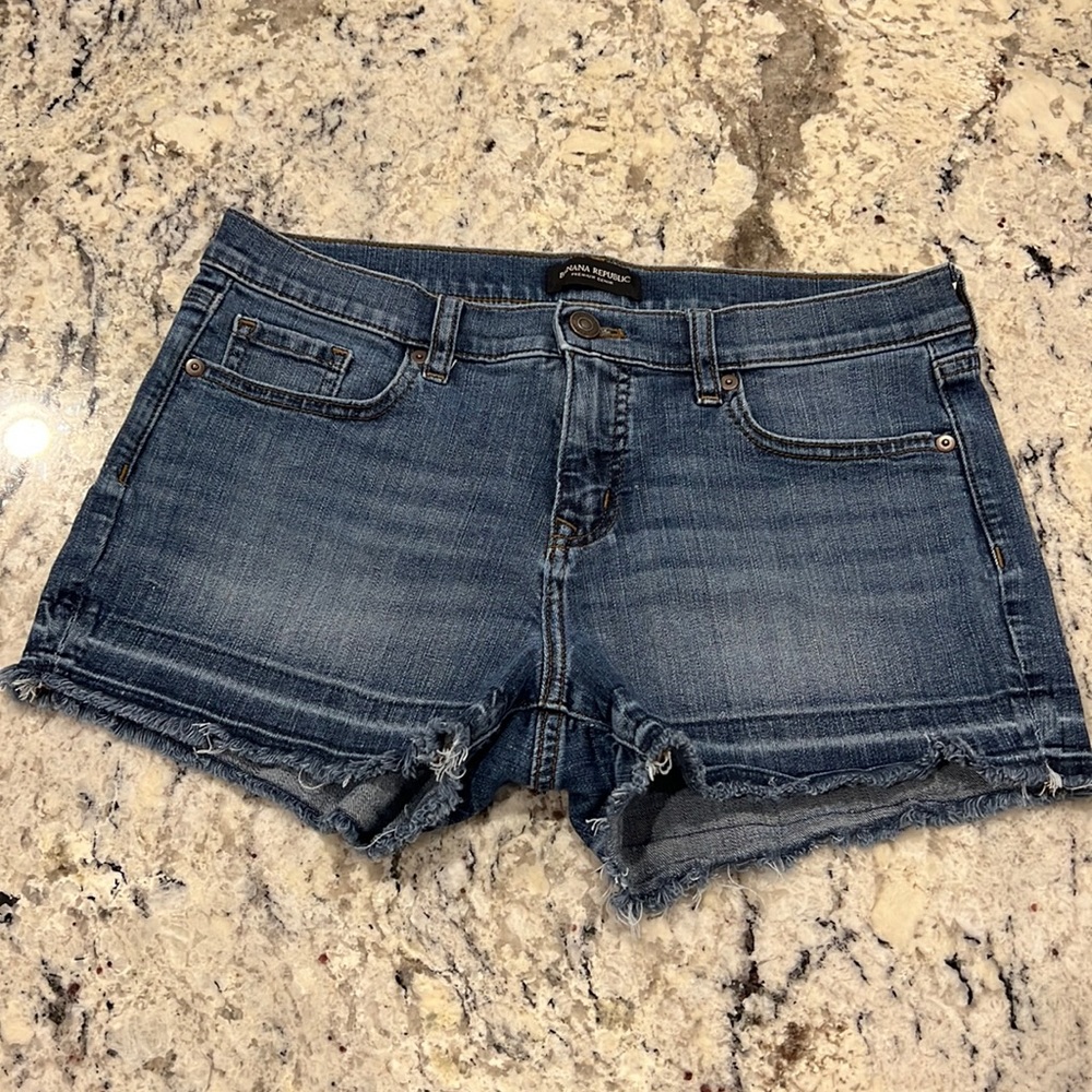 Banana Republic Jean Shorts size 2 fits like 4